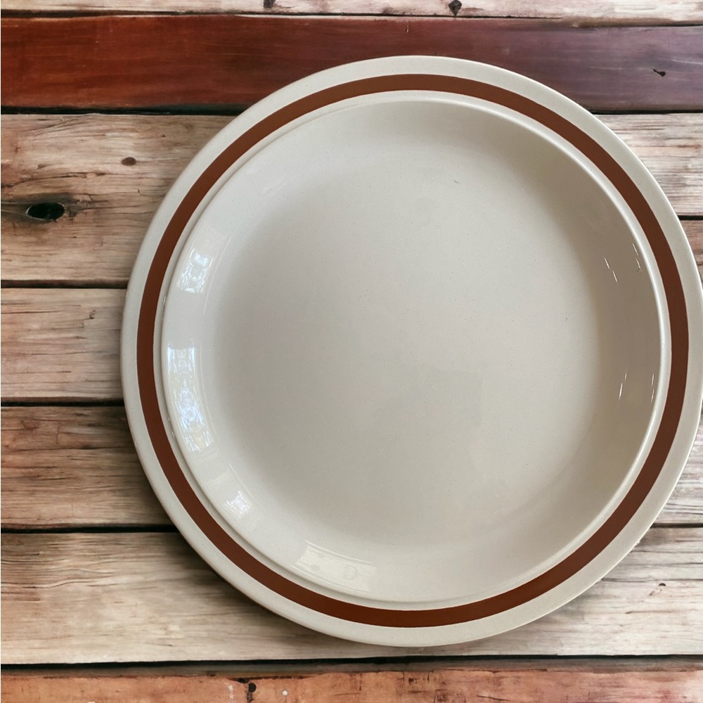 Chop Plate / round platter Four Seasons Collection by Clearbrook EUC.12.25”